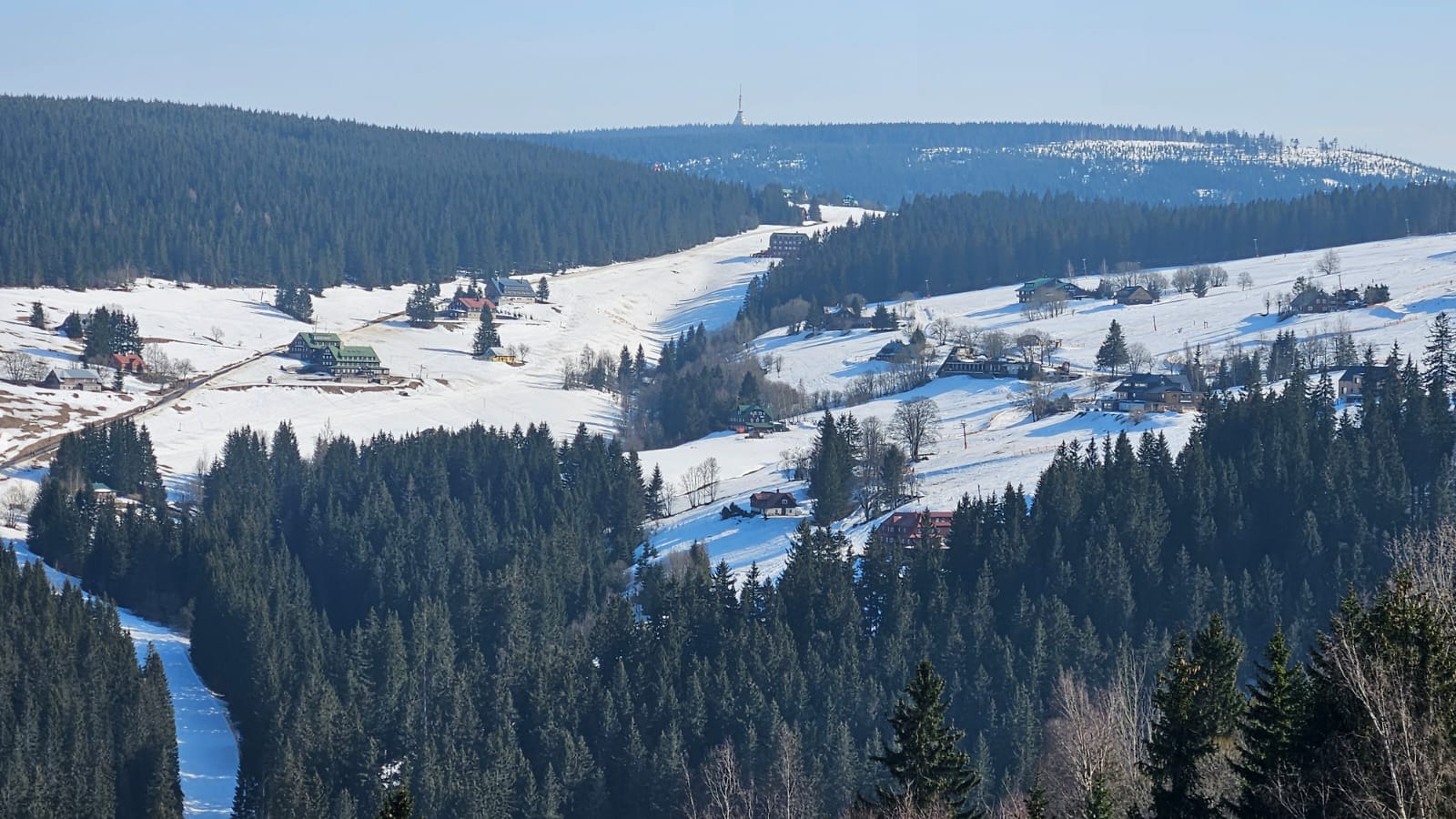 Sedmáci dorazili na lyžařský kurz v Peci pod Sněžkou